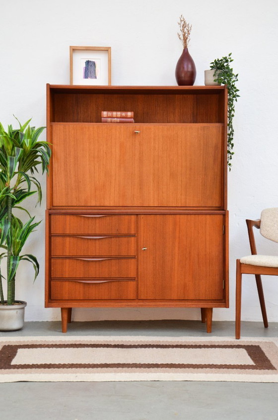 Image 1 of Vintage teakhouten secretair/dressoir/ladekast uit het midden van de vorige eeuw
