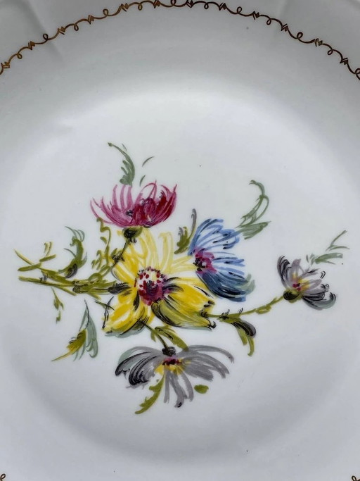 Piatto in porcellana con manici, C.C. Vierzon, bouquet floreale policromo dipinto a mano, bordo dorato. (photo 2 of 4)