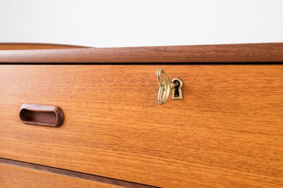 Image 1 of Cassettiera scandinava in teak, anni '60, stile Mid-Century Modern.