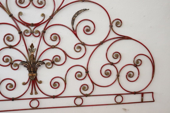 Image 1 of Rood ijzeren hoofdeinde voor tweepersoonsbed, Italië Begin 20e eeuw