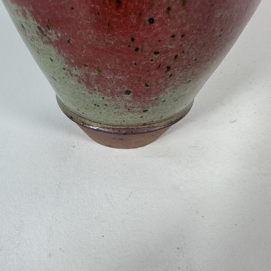 Image 1 of Ed Meissenberg – Jarrón de cerámica de estudio con tapa y esmalte rojo verdoso (década de 1990)