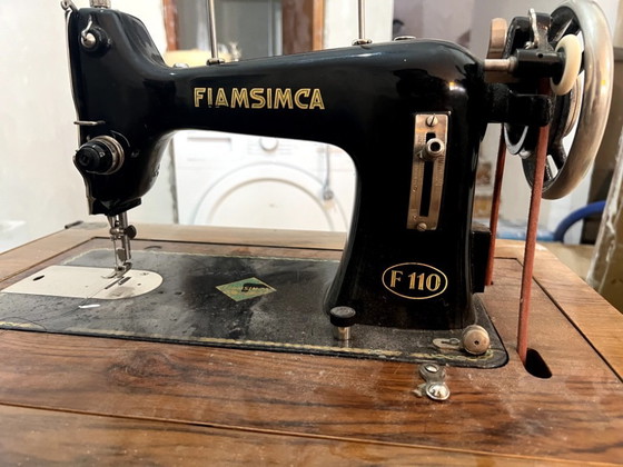 Image 1 of Machine à coudre Fiamsimca - Métal