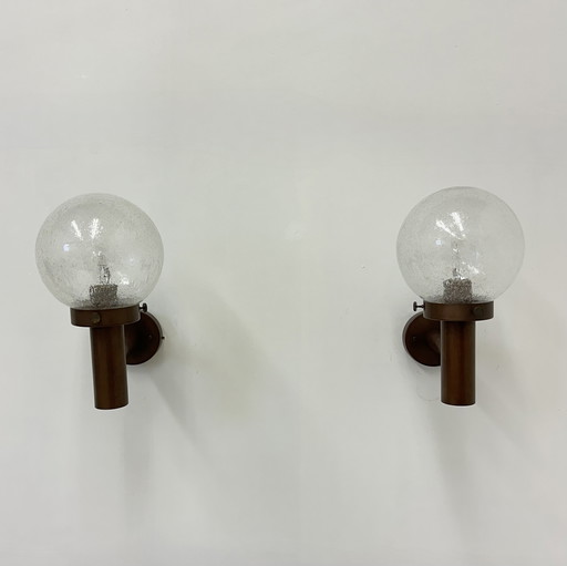 Ensemble de 2 lampes murales d'extérieur en verre à globe Appliques par Lisa Pape Suède, 1970