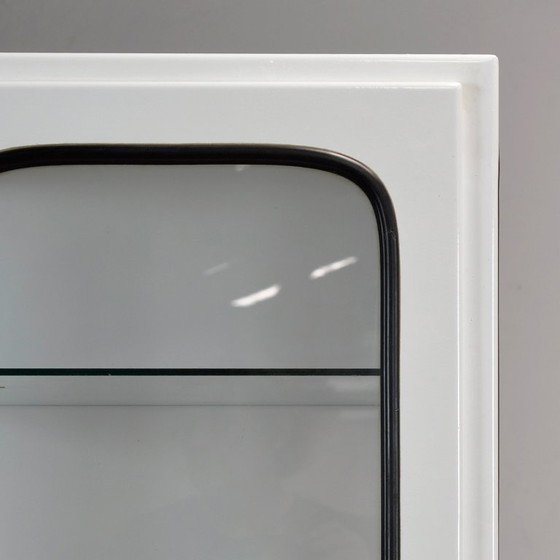 Image 1 of Armoire médicale vintage, années 1970