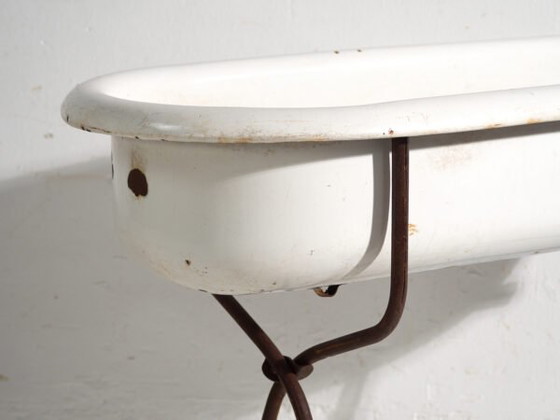 Antique bathtub in enamelled iron – Central Europe, circa 1950 #9 – Decorative Objects, Industrieel (photo 27 of 40)