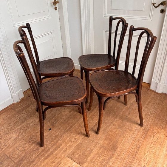 4x J Kohn Thonet style Dining chairs – Jacob & Josef Kohn, Wood (photo 4 of 11)