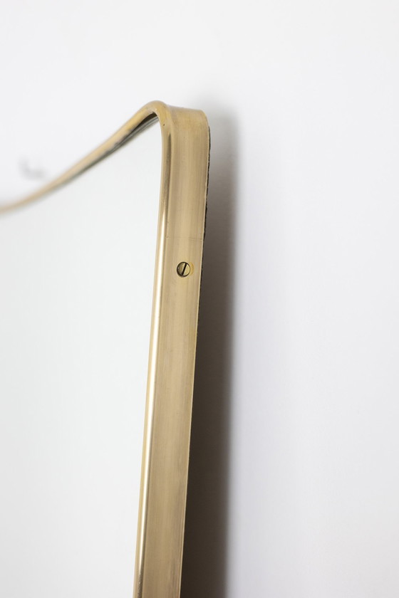 Image 1 of Coppia di specchi stretti in ottone dorato. Circa 1970.