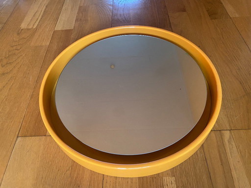 Retro-Weltraumzeit-Spiegel