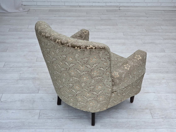 Image 1 of 1960er Jahre, dänischer Sessel, hellgrüner Möbelvelours, Beine aus Teakholz.