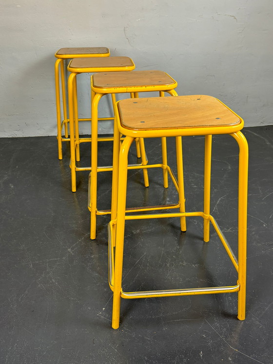 Image 1 of Mullca Industriële Franse Stapelstoelen - Set Van Vier