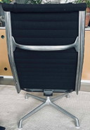 Vitra Eames Chaise en aluminium EA 124