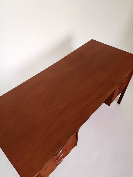 Image 1 of Scrivania e sedia vintage