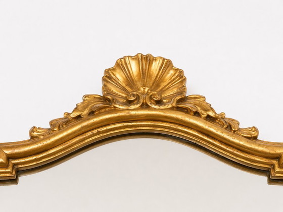Image 1 of Vergoldeter Wandspiegel im Stil Louis XV, Rocaille-Muscheldekor, um 1960