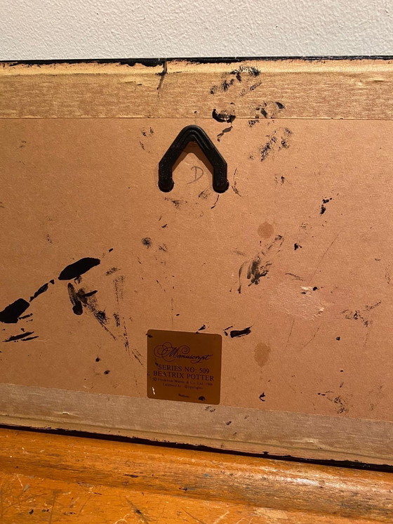 Image 1 of Magnifique cadre vintage original contenant 4 dessins de Beatrix Potter datant de 1986.