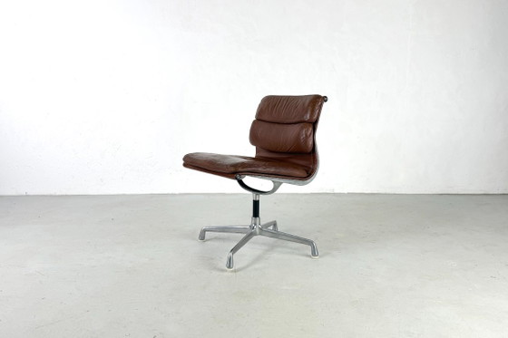 Softpad EA 205 di Charles e Ray Eames per Herman Miller - Anni '70 – Sedie da ufficio, Pelle (photo 2 of 11)
