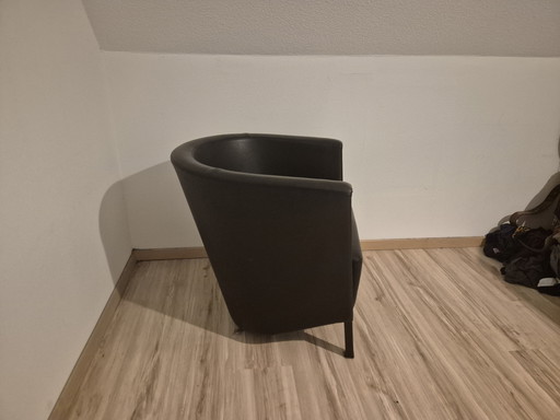 Fauteuil club Moroso Novecento d'Antonio Citterio en cuir semi-aniline noir