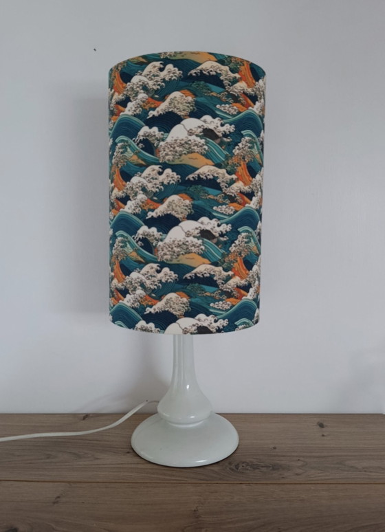 Table lamp printed "The Great Wave off Kanagawa" Hokuzai (handmade), creation artisanale, Cotton, Metal (photo 2 of 7)
