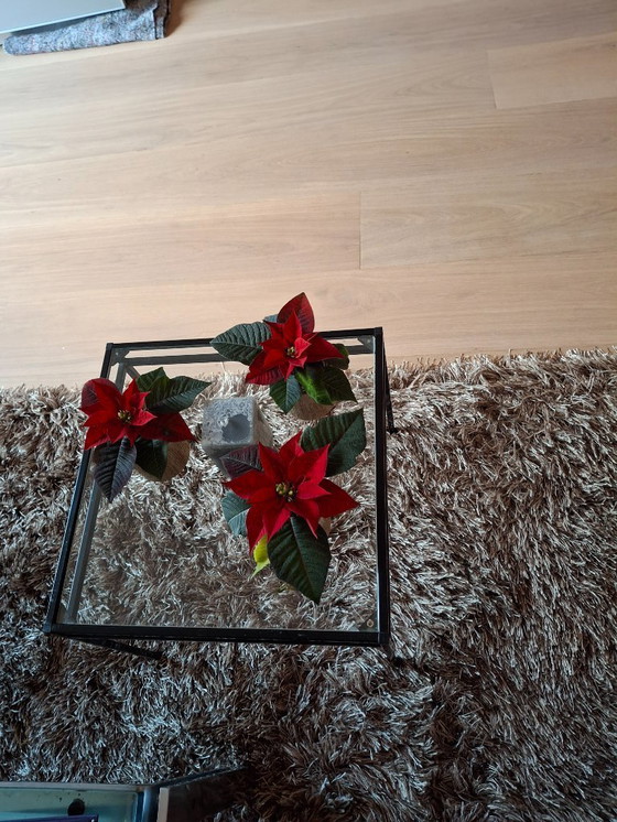 Image 1 of table d'appoint pleine de charme