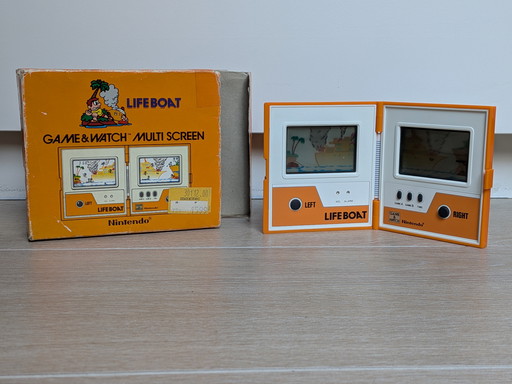 Vintage Nintendo Game & Watch 'Lifeboat' – Multi Screen – 1983 – with original box