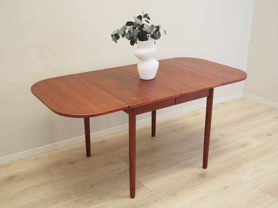 Image 1 of Table en acajou, design danois, années 1970, production : Danemark