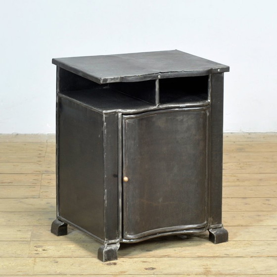 Image 1 of Nachttisch aus Eisen, um 1930