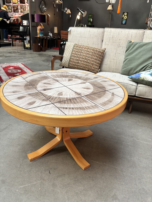 Table basse ronde de style danois moderne des années 1960