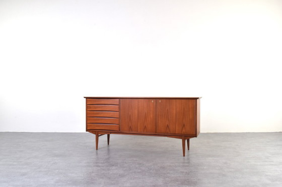 Image 1 of Mid-Century teakhouten dressoir van Frederik Kayser, jaren 60.