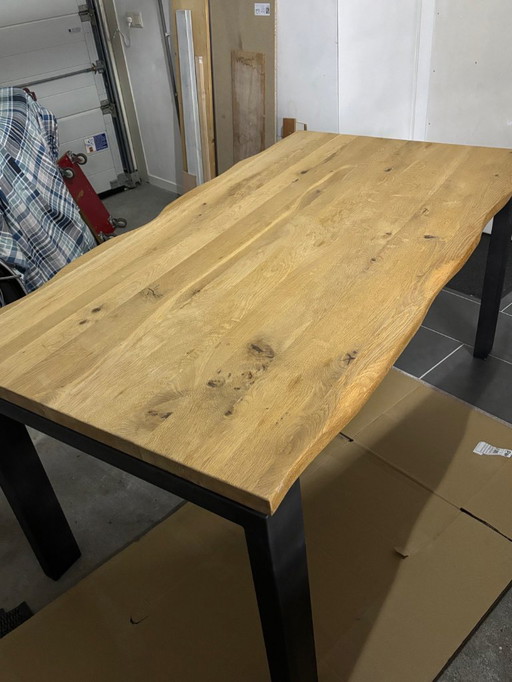 Henders & Hazel table