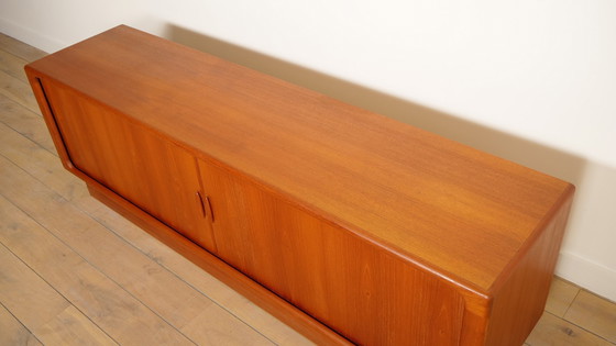 Image 1 of Vintage sideboard | 220 cm Dyrlund | 1960s | Tambourdeurtjes