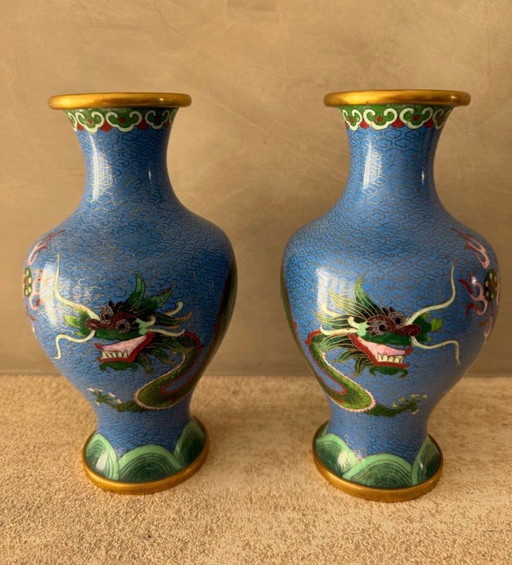 Juego de dos jarrones de cloisonné – vazen, Metal