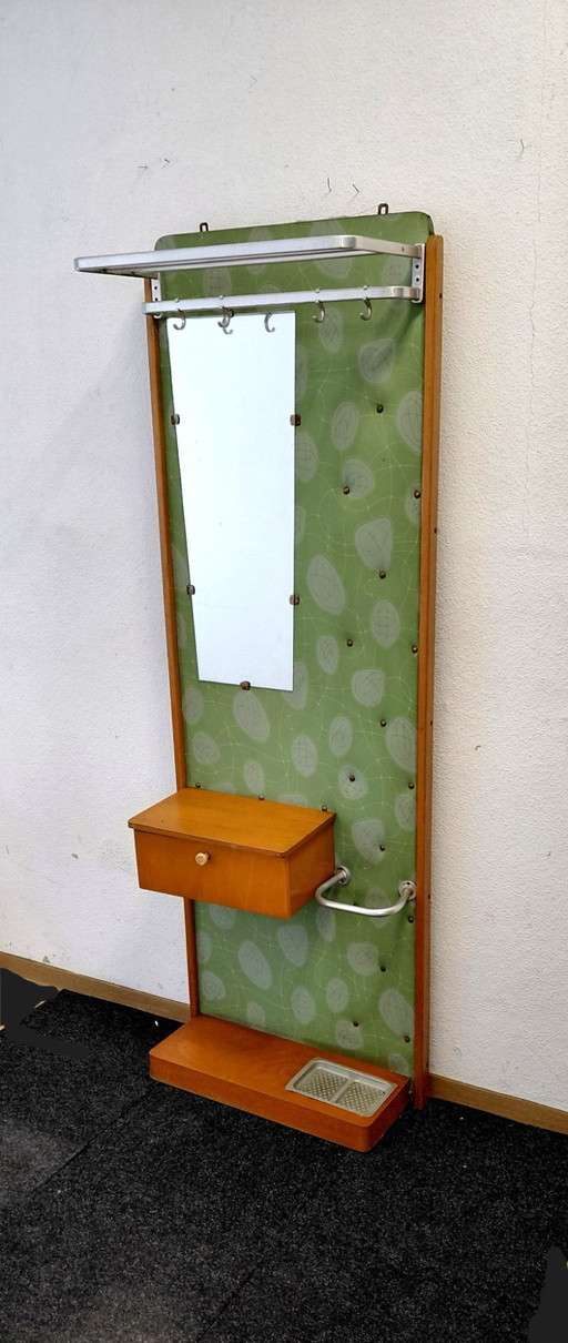 Fifties wall wardrobe in green
