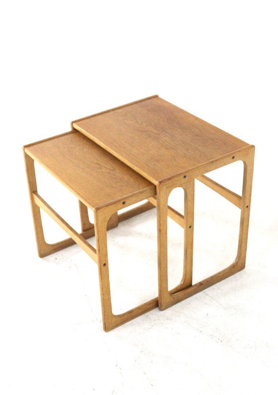 Set di 2 tavolini impilabili vintage in rovere, stile danese Mimiset – Wood (photo 9 of 20)