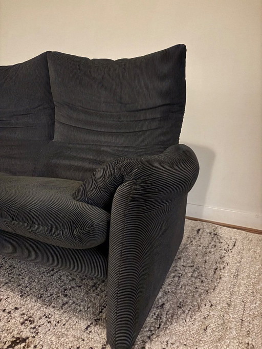 Cassina Maralunga 2-seater