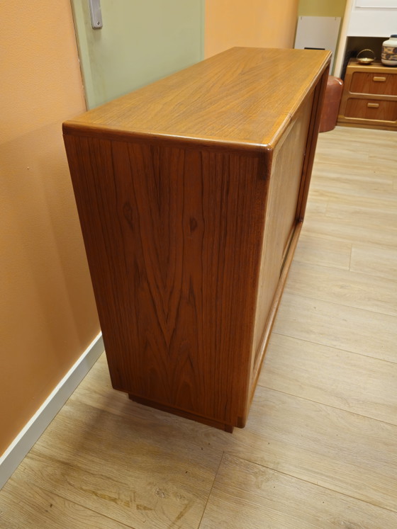 Image 1 of Vintage Silkeborg Deens Schuifdeur Dressoir Kast  Lowboard Kastje Schuifdeuren 