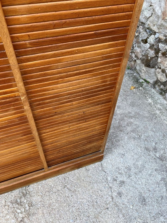 Image 1 of Eikenhouten archiefkast met dubbele kolom en gordijn uit de jaren 50