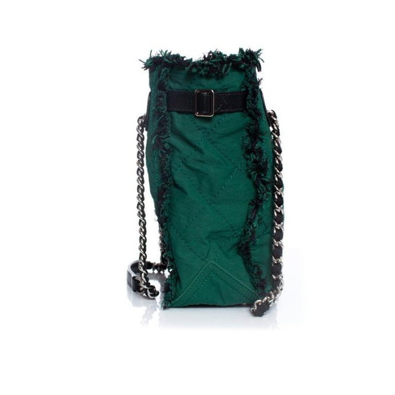 Image 1 of Borsa Chanel in tela trapuntata verde