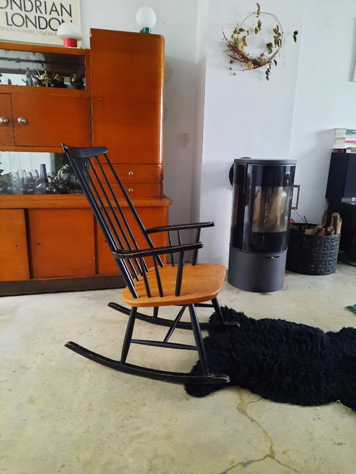 Sedia a dondolo Ilmari Tapiovaara