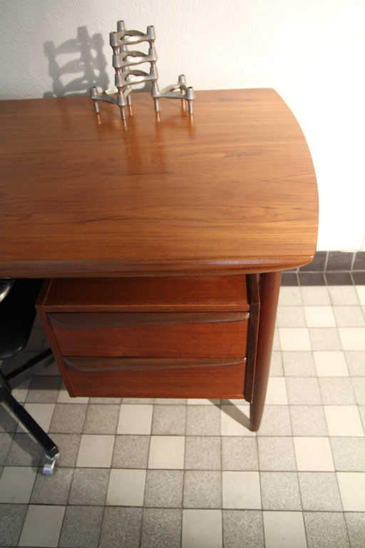 Propos Hulmefa Teak Desk Bureau Jaren 60 – Wood (photo 2 of 16)