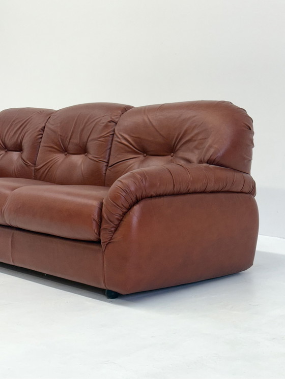 Image 1 of Divano di design vintage di Poltrona in pelle Skai