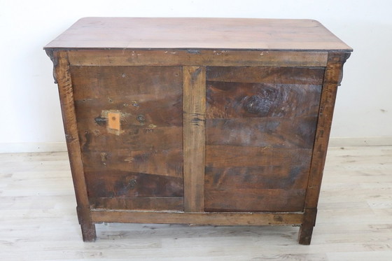 Image 1 of Commode ancienne en noyer massif, Italie, 19e siècle