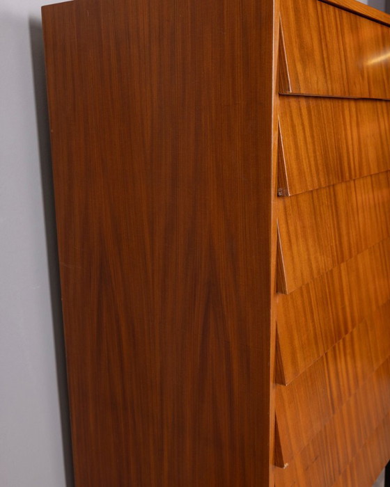 Image 1 of Commode vintage en bois de teck de conception italienne des années 1960