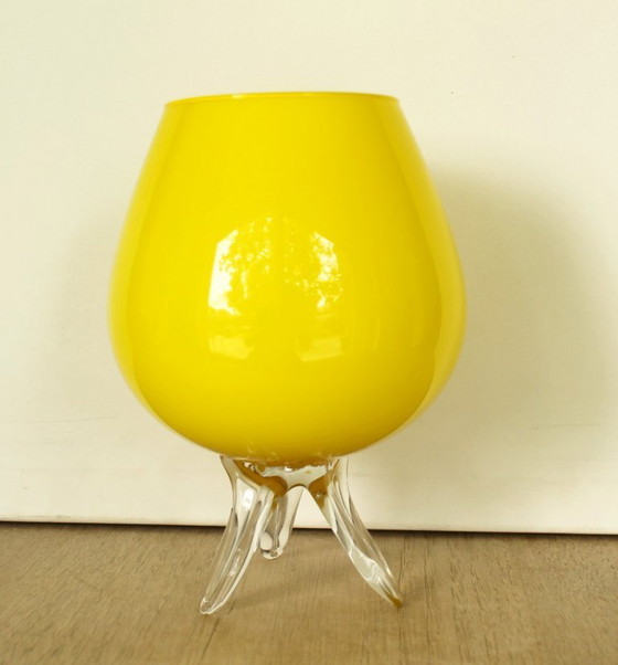 Empoli Tripod Vase Yellow Opal Glass, MCM Italy 1960s/1970s (photo 4 of 14)