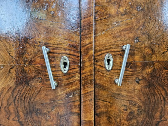 Buffet bas Art Déco en noyer à trois portes, années 1940 – Bois, Klassiek (photo 13 of 27)