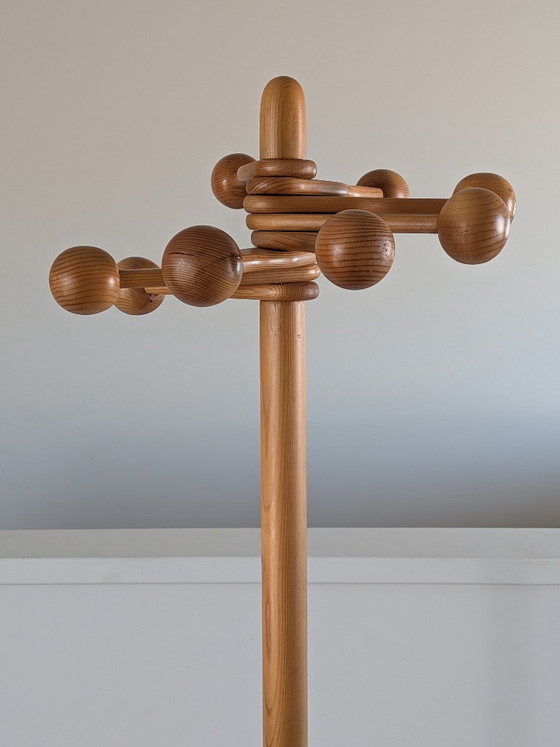 Image 1 of Vintage grenenhouten "Sputnik" kapstok – Scandinavisch modern – jaren 70