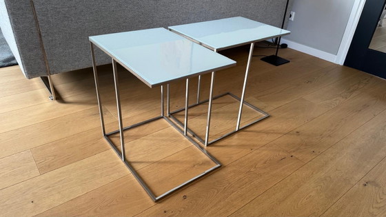 Kubischer Beistelltisch – Beek, Beistelltische, polished steel, Glass (photo 2 of 5)