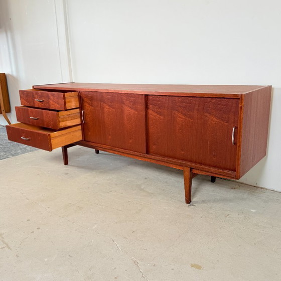 Image 1 of Buffet en acajou de style scandinave