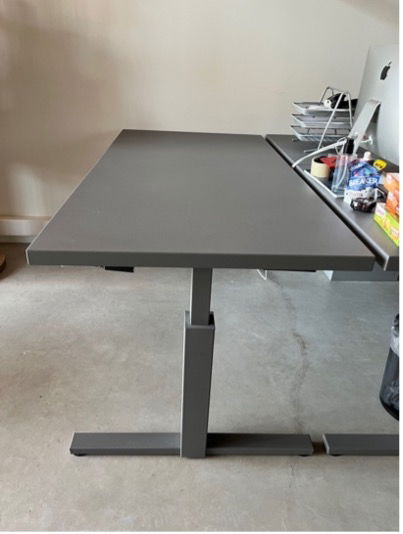 Gispen SteelTop verstellbarer Schreibtisch