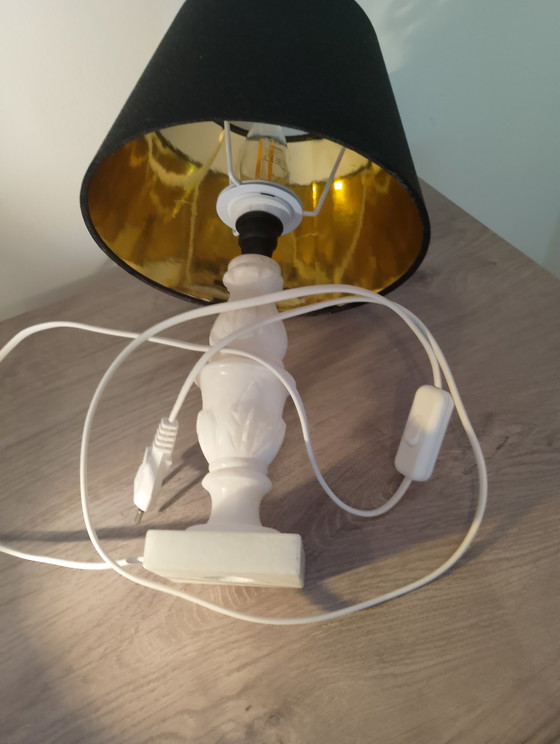 Image 1 of Lampe vintage albâtre véritable sculpté lumineux abat jour noir et or neuf électricité conforme excellent etat