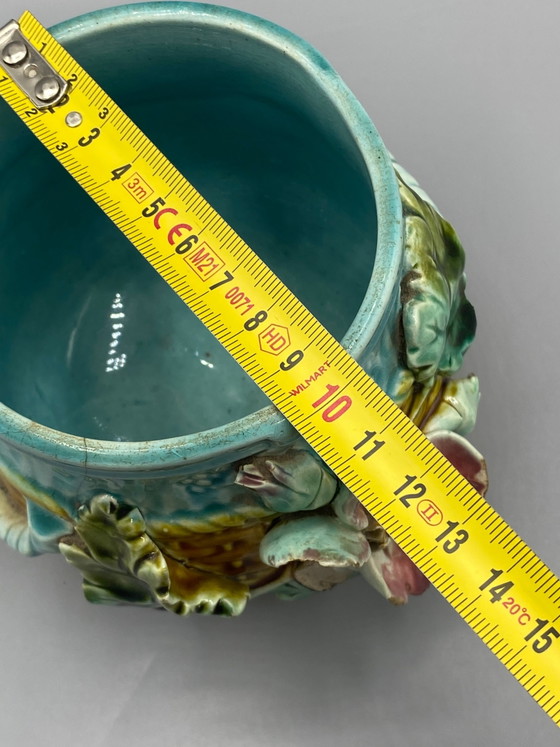 Antieke bloempot van slipware – vlechtwerk en reliëf met bloemenmotief – Art Nouveau – Decoratieve objecten (photo 8 of 9)