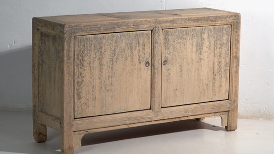 Antique low sideboard in elm with two doors – China, circa 1950 – Sideboard cabinet (photo 3 of 40)